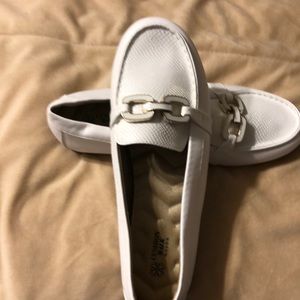 Avon Cushion Walk shoes